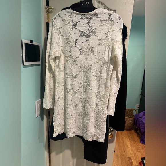 Chic White Lace Swim Coverup J Valdi - Picture 3 of 4